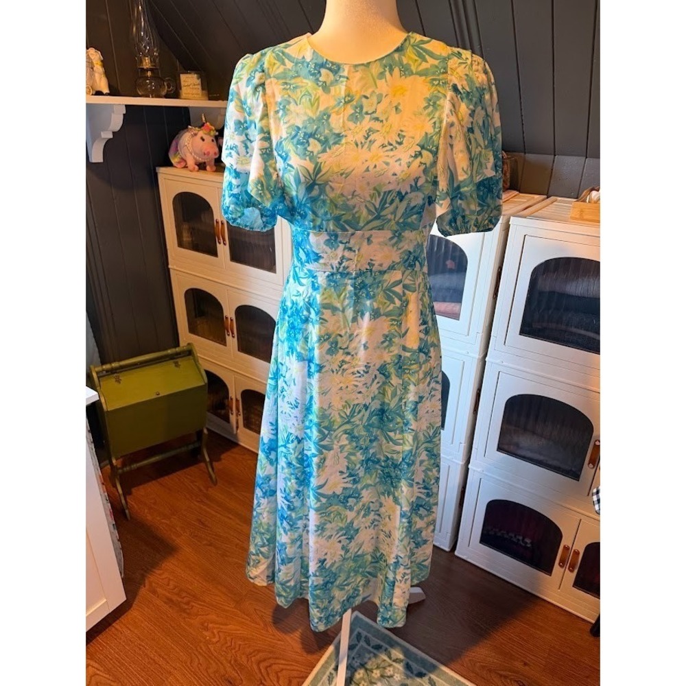 Women's VTG Ted Baker London Perfect Spring / Summer Dress - Size 0